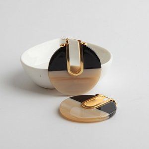 henri bendel Jewelry - Henri Bendel Color Resin Round Stud Earrings henri bendel Jewelry - Henri Bendel Color Resin Round Stud Earrings